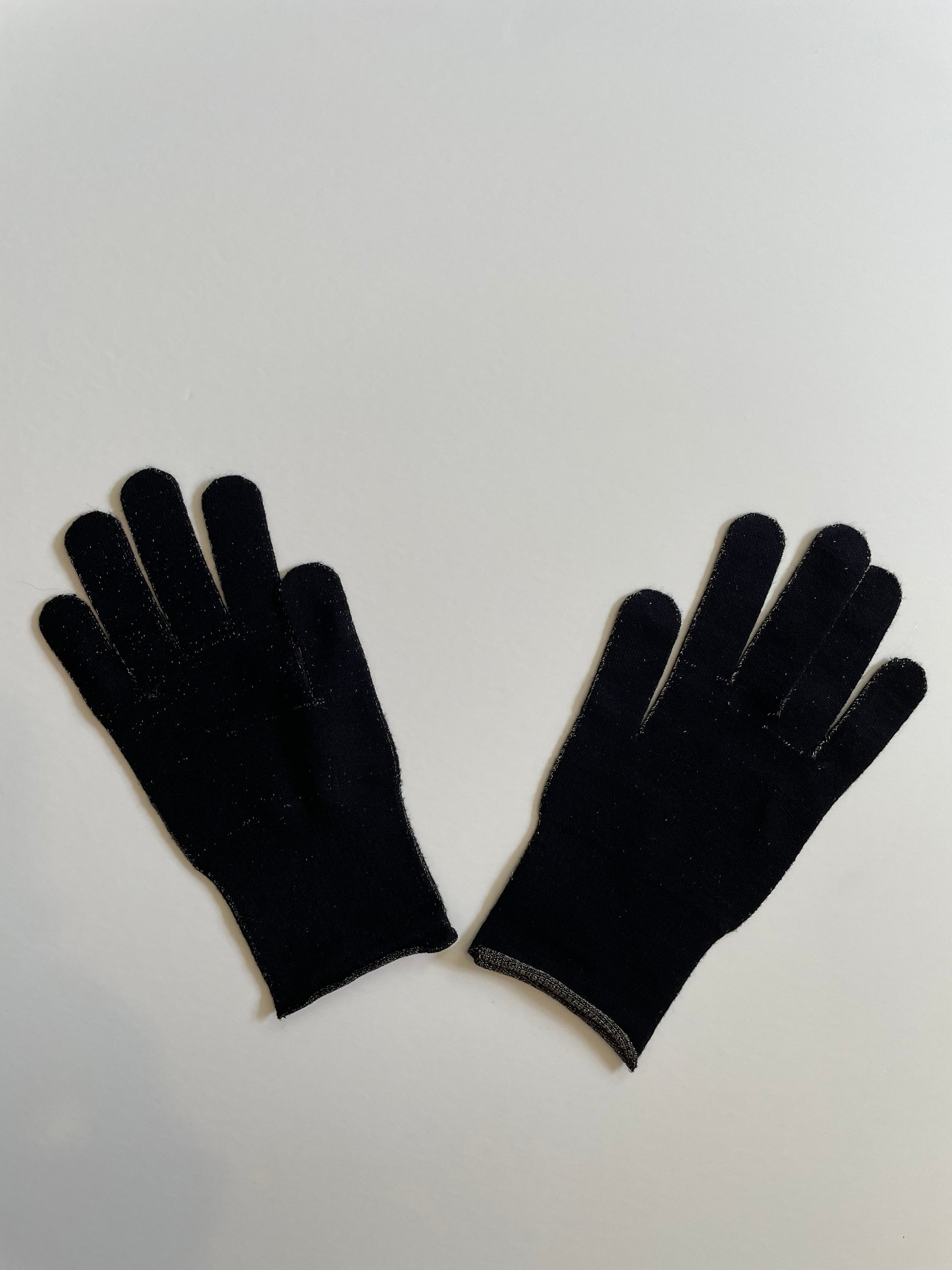 Silver Thread Gloves – Noir Velocity